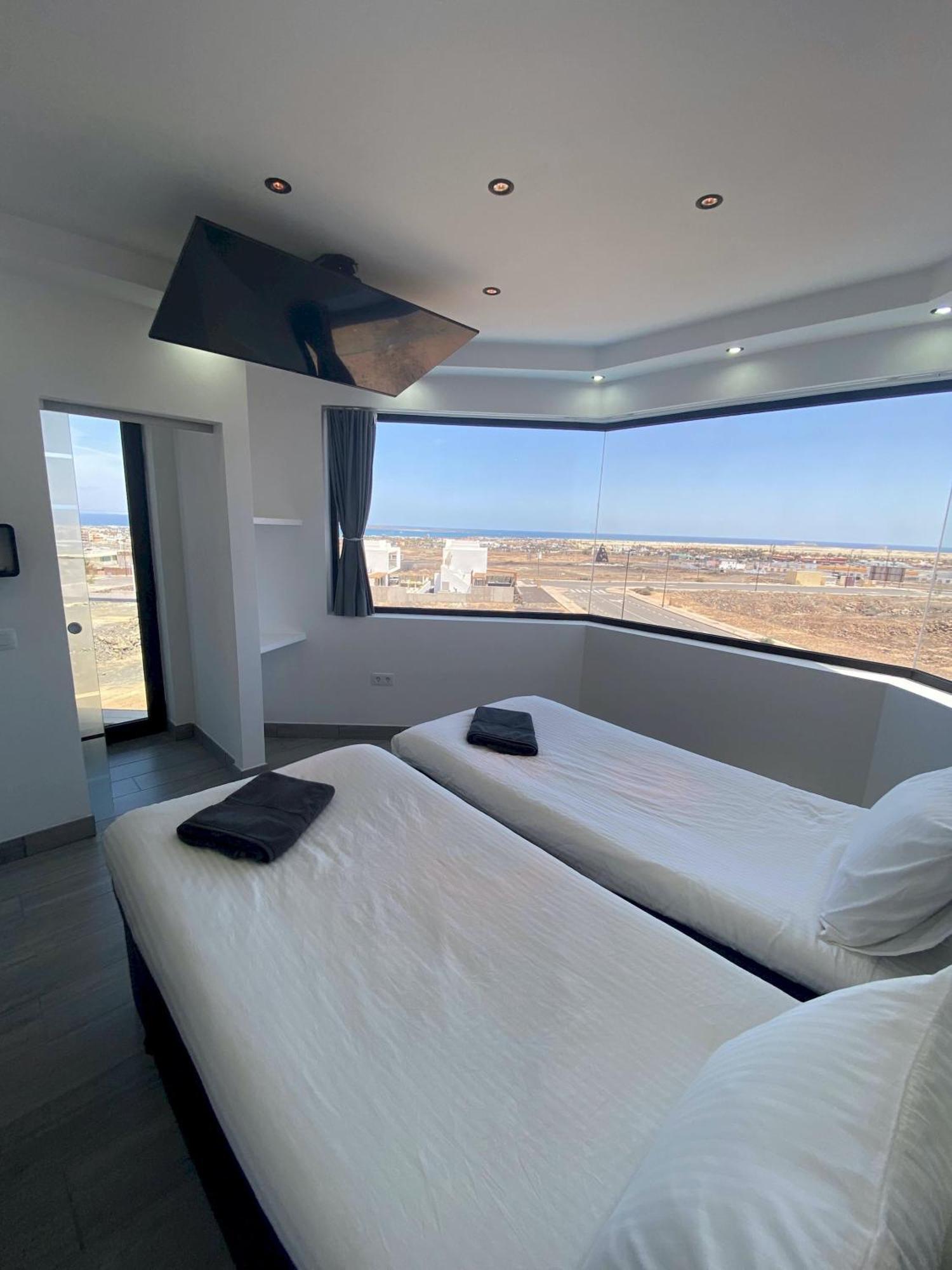 Villa Poseidon Corralejo With Private Heated Pool, Sauna And Stunning Volcano Views By Amazzzing Travel 外观 照片